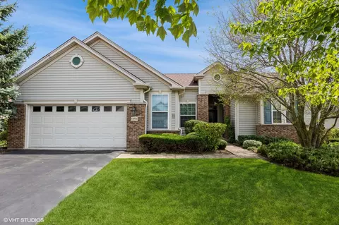 12574 Golf View Dr, Huntley, IL 60142