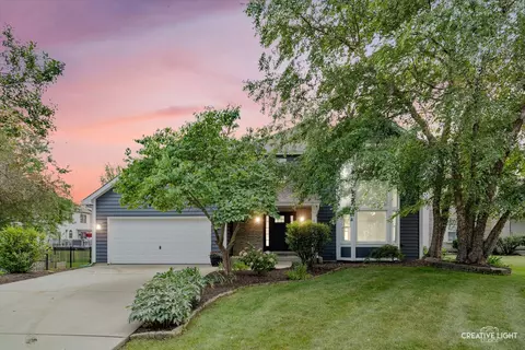 4015 Jersey Ct, Naperville, IL 60564