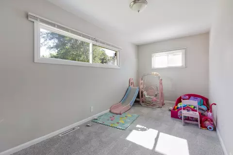 396 Mcclure Ave, Elgin, IL 60123 photo 13