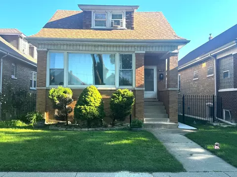 4910 W Oakdale Ave, Chicago, IL 60641