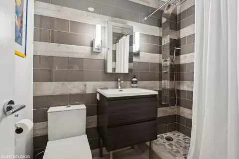 Bath - 1700 E 56th St #3702, Chicago, IL 60637 photo 2 of 2