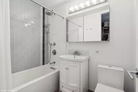 Bath - 1700 E 56th St #3702, Chicago, IL 60637 photo 1 of 2