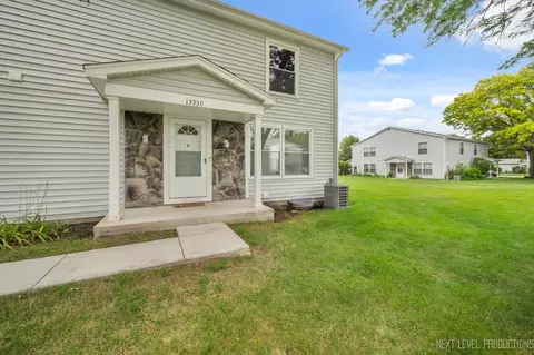 1393 S Glen Cir, Aurora, IL 60506