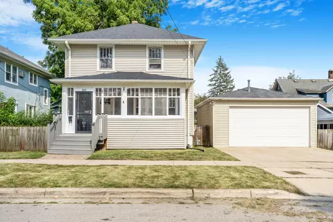 337 Gertrude St, Elgin, IL 60123
