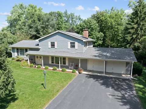 38 W454 Bonnie Ct, Saint Charles, IL 60175