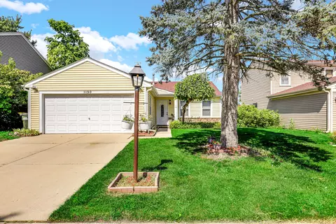 1130 Norman Ln, Roselle, IL 60172