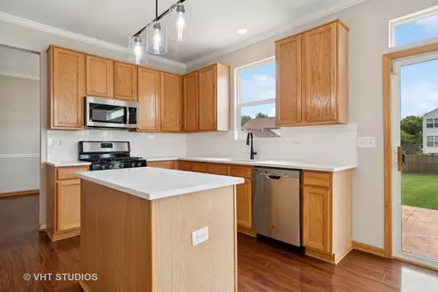 24326 W Walnut Cir, Plainfield, IL 60585 photo 5