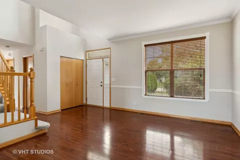 24326 W Walnut Cir, Plainfield, IL 60585 photo 2