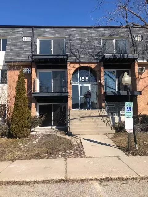15 E Dundee Quarter Dr # B, Palatine, IL 60074