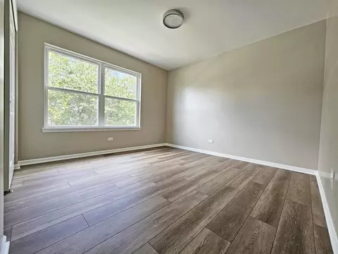 Bedroom - 28847 Pilgrims Pass, Lakemoor, IL 60051 photo 1 of 2