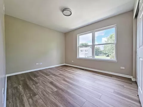 Bedroom - 28847 Pilgrims Pass, Lakemoor, IL 60051 photo 2 of 2