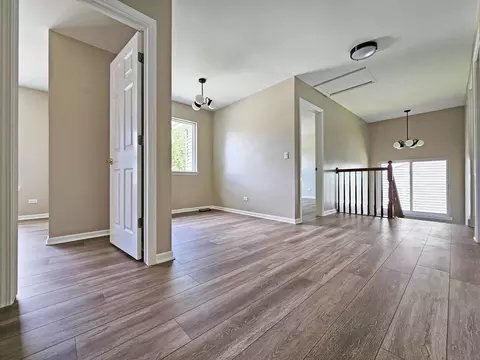 Entry Way - 28847 Pilgrims Pass, Lakemoor, IL 60051 photo 3 of 4