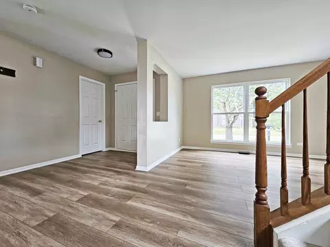 Living - 28847 Pilgrims Pass, Lakemoor, IL 60051 photo 4 of 8