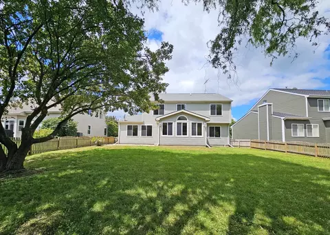 Exterior - 28847 Pilgrims Pass, Lakemoor, IL 60051 photo 2 of 2