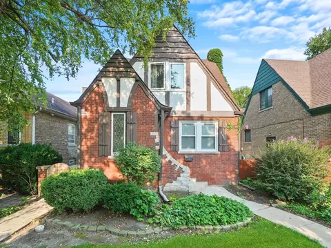 2820 Wisconsin Ave, Berwyn, IL 60402