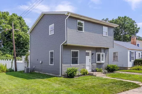 407 Sheldon Ave, Aurora, IL 60506 photo 2