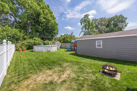 407 Sheldon Ave, Aurora, IL 60506 photo 24