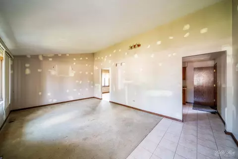 Living - 1917 Cumberland Dr, Plainfield, IL 60586 photo 1 of 4