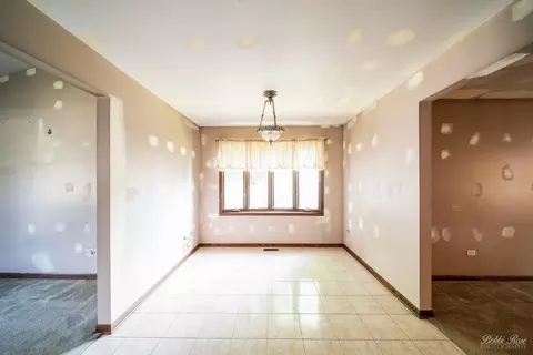 Living - 1917 Cumberland Dr, Plainfield, IL 60586 photo 4 of 4
