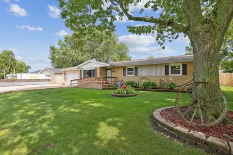 2217 Heather Hills Dr, Saint Joseph, IL 61873