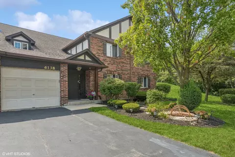 6138 Willowhill Rd #B, Willowbrook, IL 60527