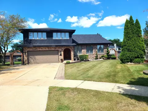1208 Surrey Rd, Addison, IL 60101