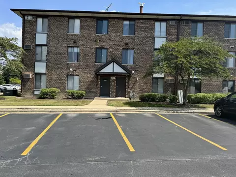 207 Gregory St #5, Aurora, IL 60504