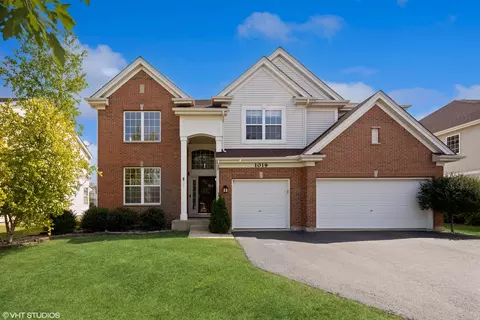 1019 S Butterfield Ln, Round Lake, IL 60073