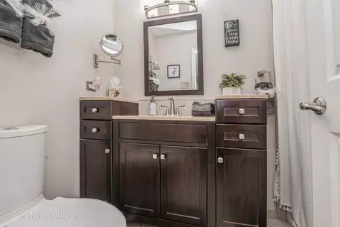 Bath - 15205 Pine Dr, Oak Forest, IL 60452 photo 1 of 2