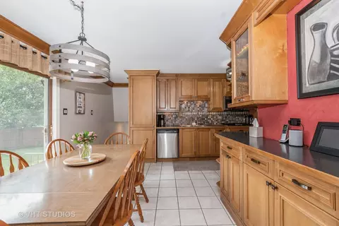 Kitchen - 15205 Pine Dr, Oak Forest, IL 60452 photo 1 of 4