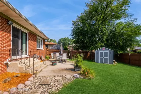 Exterior - 15205 Pine Dr, Oak Forest, IL 60452 photo 2 of 2