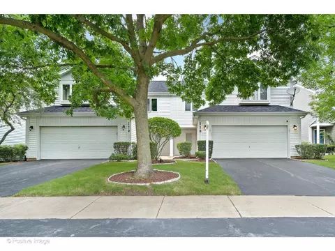 118 Hampton Ave, Westmont, IL 60559