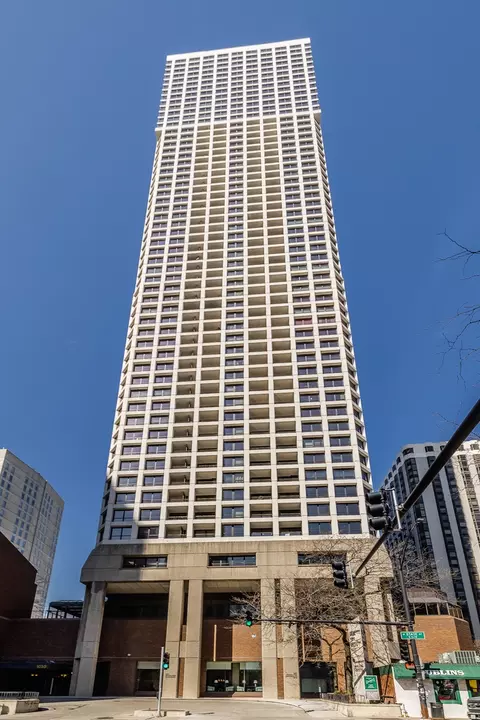 1030 N State St #34LM, Chicago, IL 60610