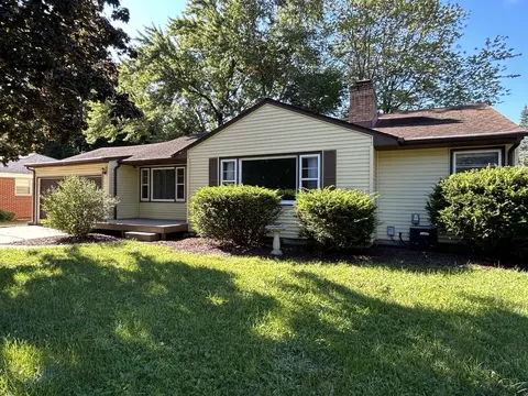 4003 Pinecrest Rd, Rockford, IL 61107
