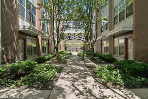 1244 W Monroe St #6, Chicago, IL 60607