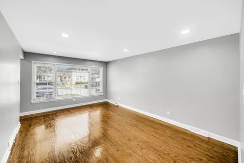 Living - 11619 S Elizabeth St, Chicago, IL 60643 photo 1 of 2
