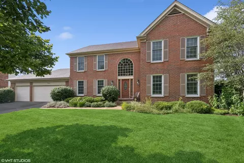 225 Birchwood Dr, Barrington, IL 60010