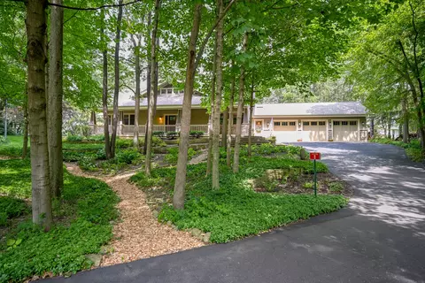 2588 Apt B Rock Creek Rd, Plano, IL 60545
