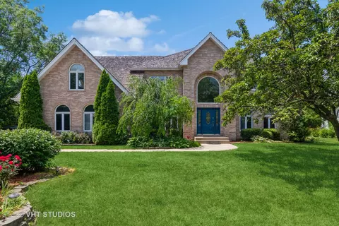 1618 Far Hills Dr, Bartlett, IL 60103 photo 1