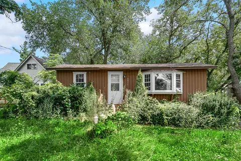 5416 E Lake Shore Dr, Wonder Lake, IL 60097