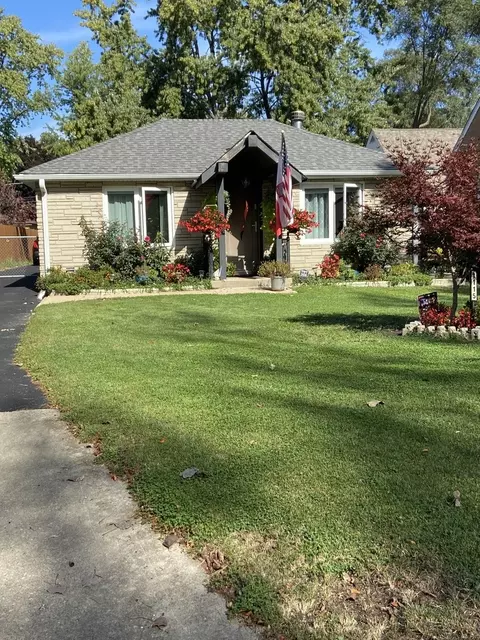 1115 Sandwick Ct, Highland Park, IL 60035