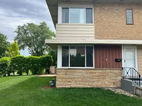 4715 Main St #A, Skokie, IL 60076