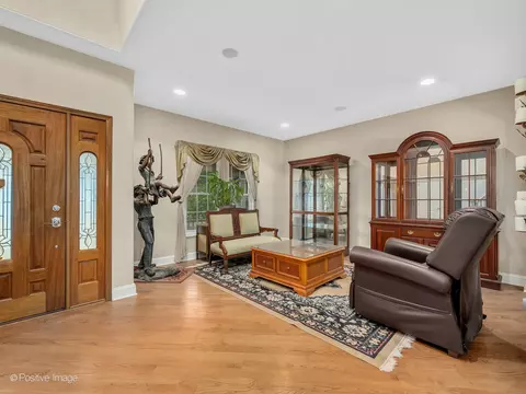 1015 S Gables Blvd, Wheaton, IL 60189 photo 13