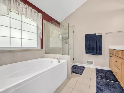 1015 S Gables Blvd, Wheaton, IL 60189 photo 20