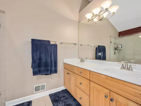 1015 S Gables Blvd, Wheaton, IL 60189 photo 21