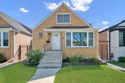 6025 S Kilbourn Ave, Chicago, IL 60629