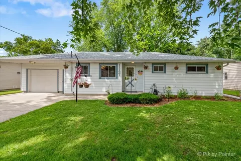 11121 Lincoln St, Huntley, IL 60142