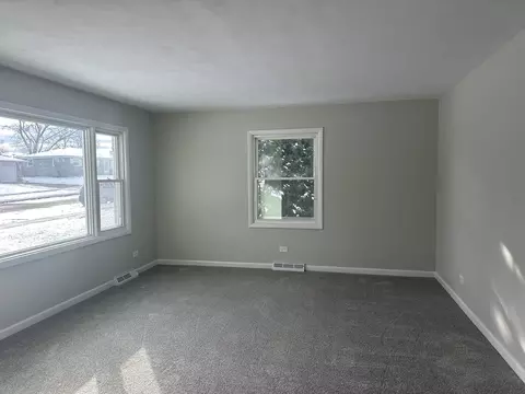 1770 Joseph Ct, Elgin, IL 60123 photo 2