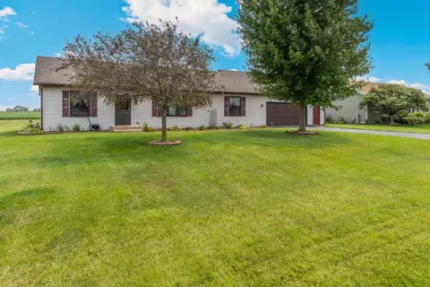 6771 N Friday Rd, Byron, IL 61010