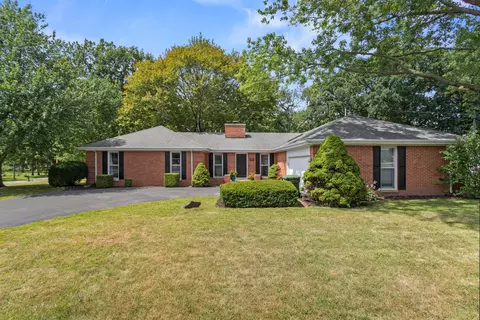 101 N Turner Dr, Mahomet, IL 61853